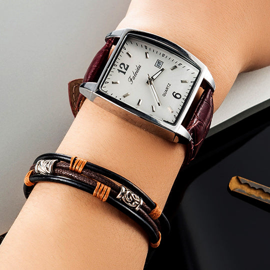 Ensemble moderne et à la mode de montre-bracelet et bracelet