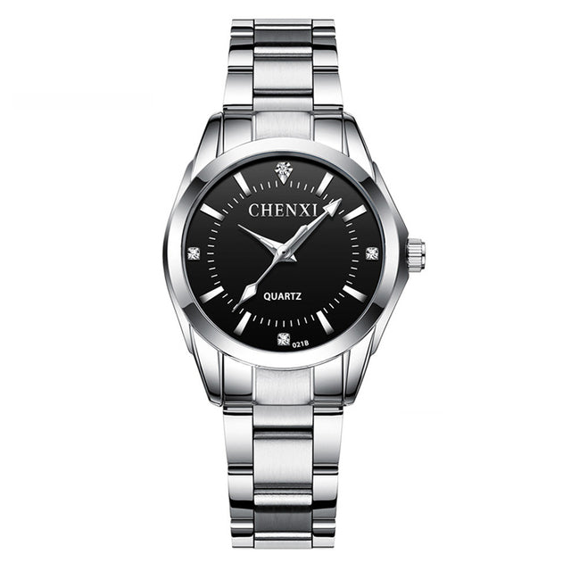 Montre décontractée de luxe à la mode