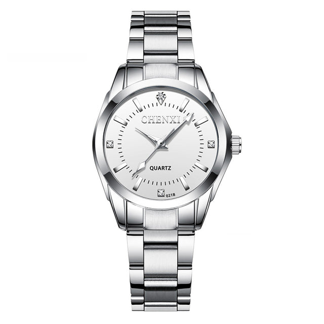 Montre décontractée de luxe à la mode