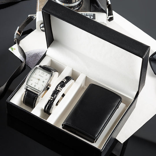 Ensemble moderne et à la mode de montre-bracelet et bracelet