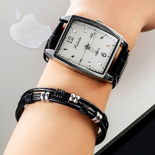 Ensemble moderne et à la mode de montre-bracelet et bracelet