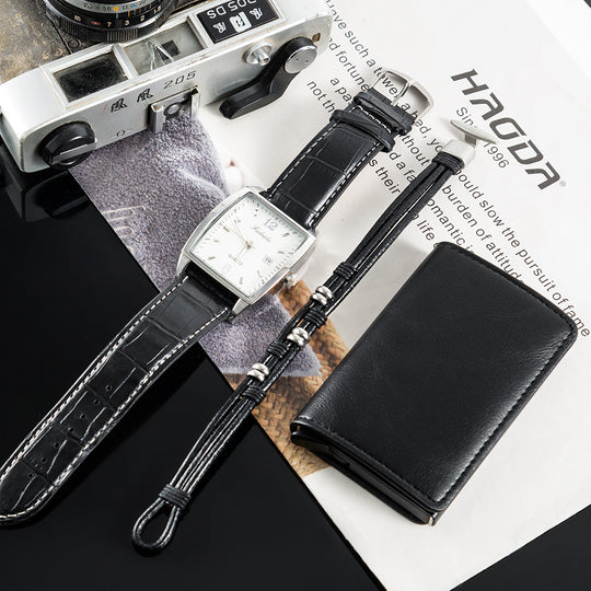 Ensemble moderne et à la mode de montre-bracelet et bracelet