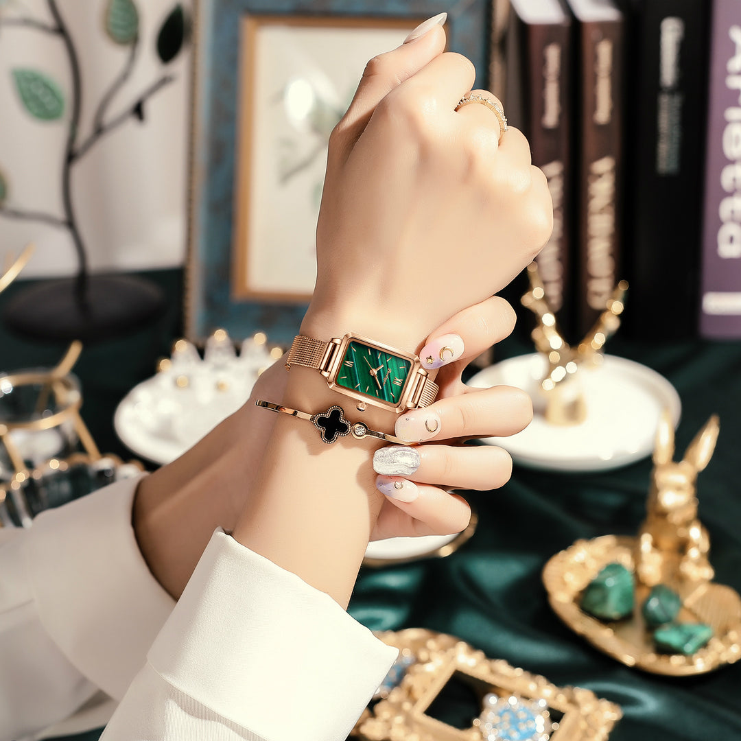 Montre-bracelet luxueuse coupe ajustée