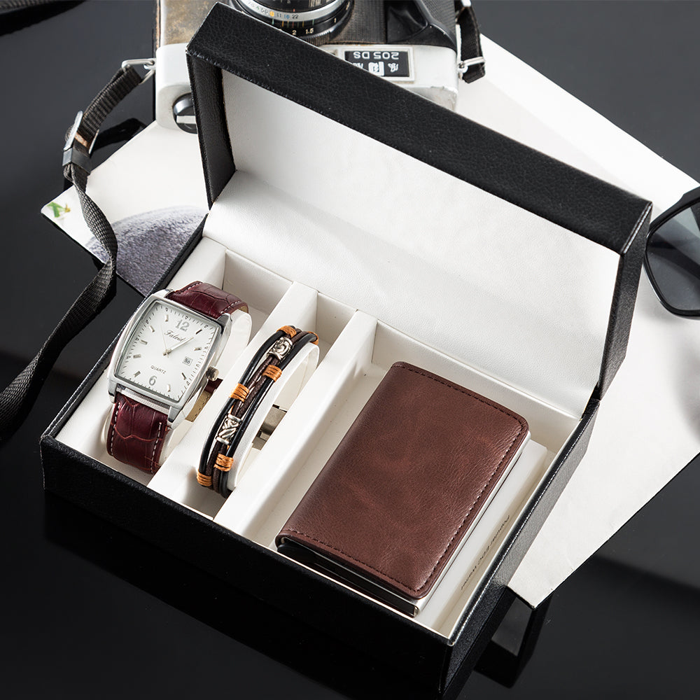 Ensemble moderne et à la mode de montre-bracelet et bracelet