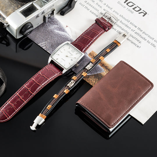 Ensemble moderne et à la mode de montre-bracelet et bracelet
