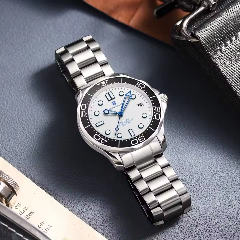 Montre mécanique argentée polyvalente décontractée