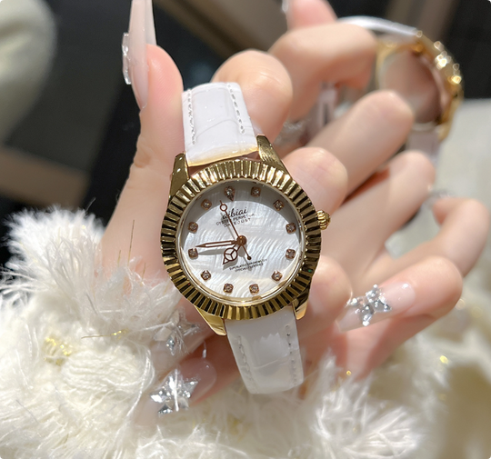 Montre classique en cristal luxueuse